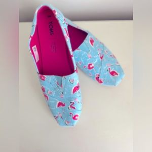 TOMS women’s sz 9